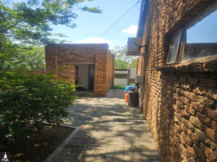 SIDE PATHWAY.jpg