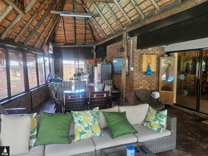 PATIO 2.jpg