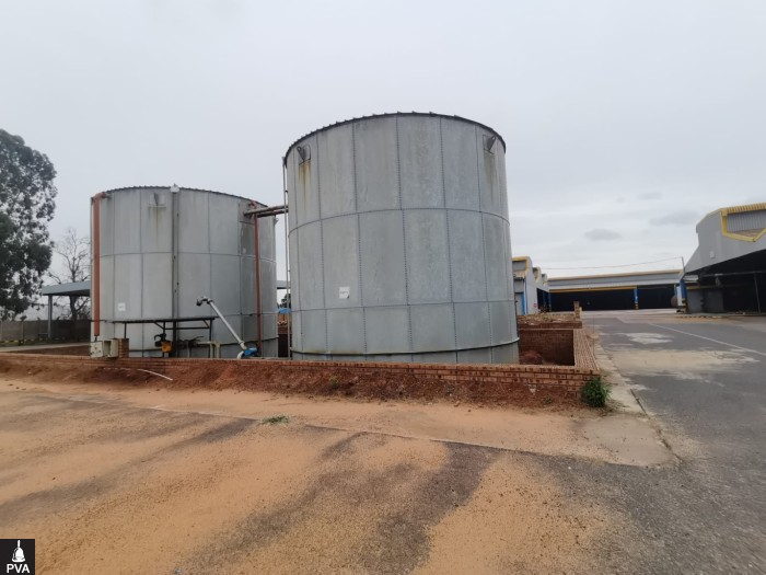 FUEL CONTAINERS.jpg