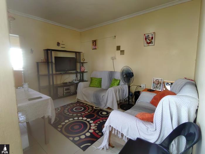 PIC - LOUNGE 1.jpg