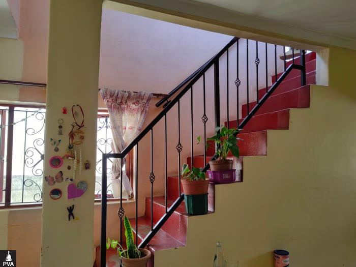 PIC - STAIRCASE GOING UP.jpg