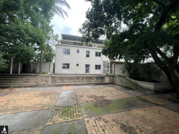 COURT YARD.jpg